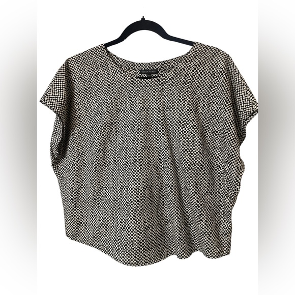 Eileen Fisher cotton top, size small with a hidden pleat at the back. - Picture 1 of 12